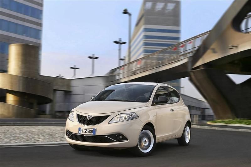 Usata Lancia Ypsilon Gold 69 CV (50 kW) 2020 Nero Utilitaria