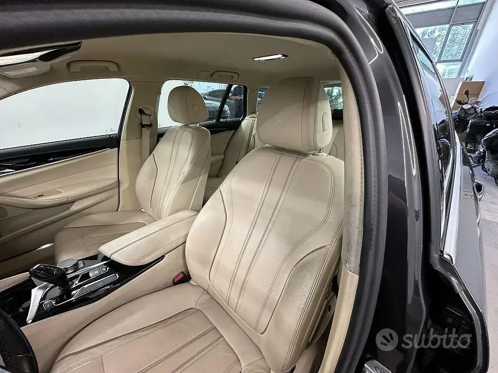 Usata BMW 520 Luxury Line 190 CV (139 kW) 2020 Grigio Station wagon
