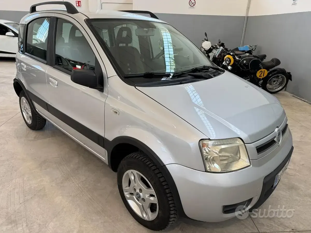 Usata Fiat Panda 4x4 Climbing 69 CV (50 kW) 2007 Utilitaria