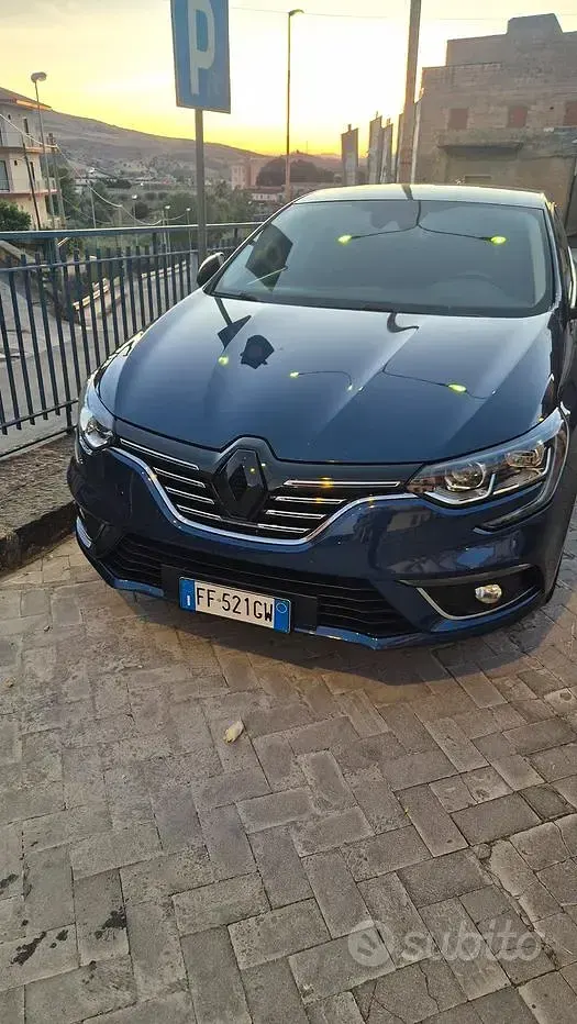 Usata Renault Mégane IV Bose Edition 110 CV (80 kW) 2017 Blu Berlina