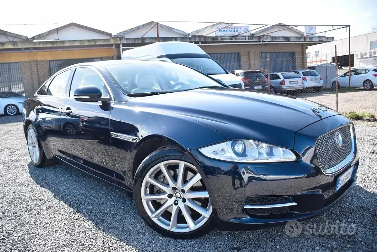 Begagnad Jaguar XJ Portfolio 275 HK (202 kW) 2012 Sedan