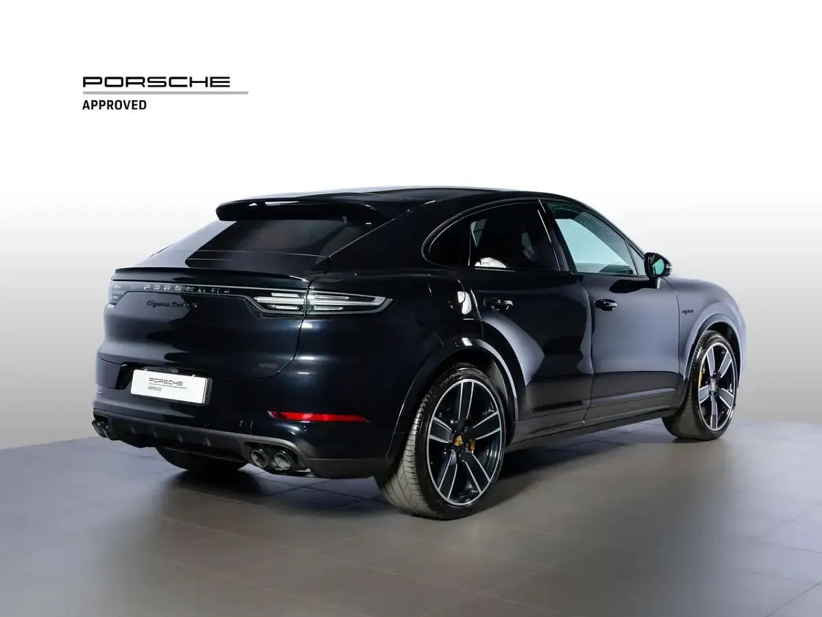 Usata Porsche Cayenne Coupe Turbo S E-Hybrid 680 CV (500 kW) 2022 Nero jet metallizzato Coupé