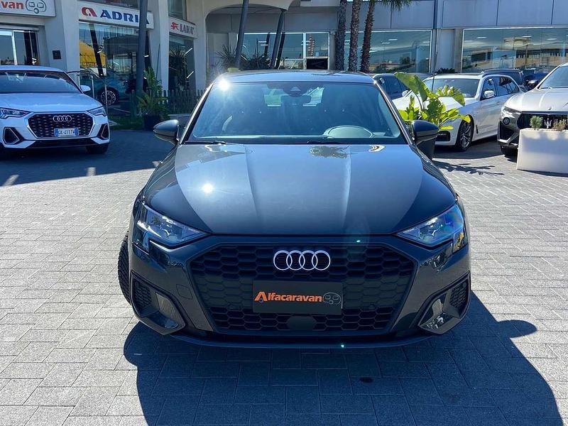 Usata Audi A3 Business 110 CV (80 kW) 2024 Grigio Berlina