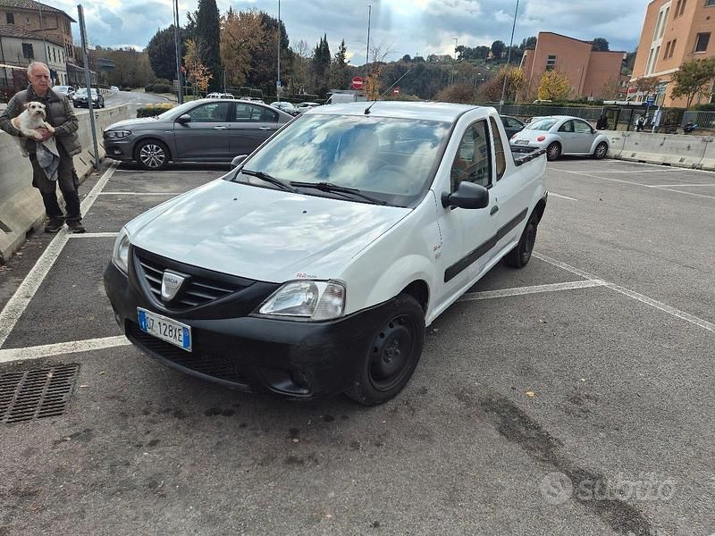 Usata 2010 Dacia Logan Pick-up | 3700 € (Buon prezzo) - Immagine 1/4