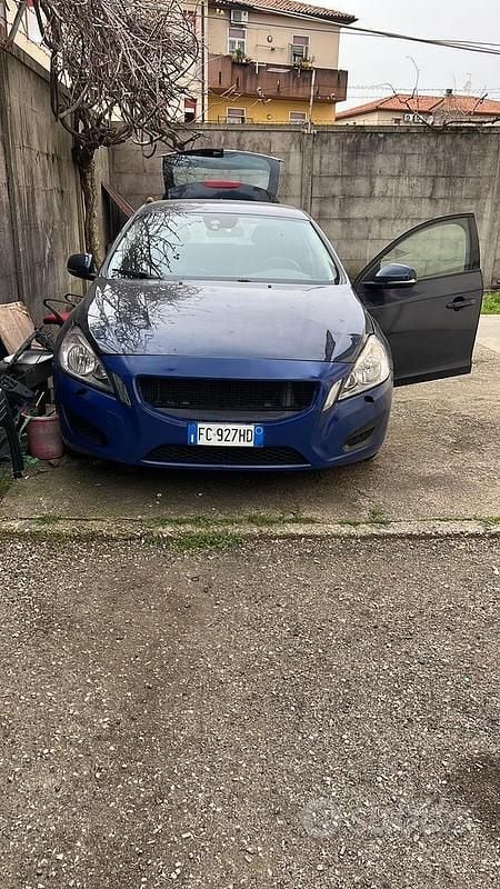 Usata Volvo V60 114 CV (83 kW) 2011 Blu Station wagon