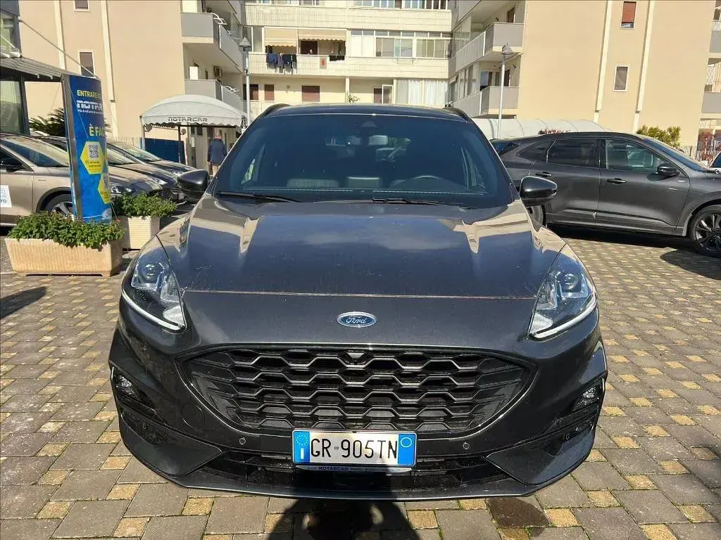 Usata Ford Kuga ST-Line 225 CV (165 kW) 2023 Grigio SUV