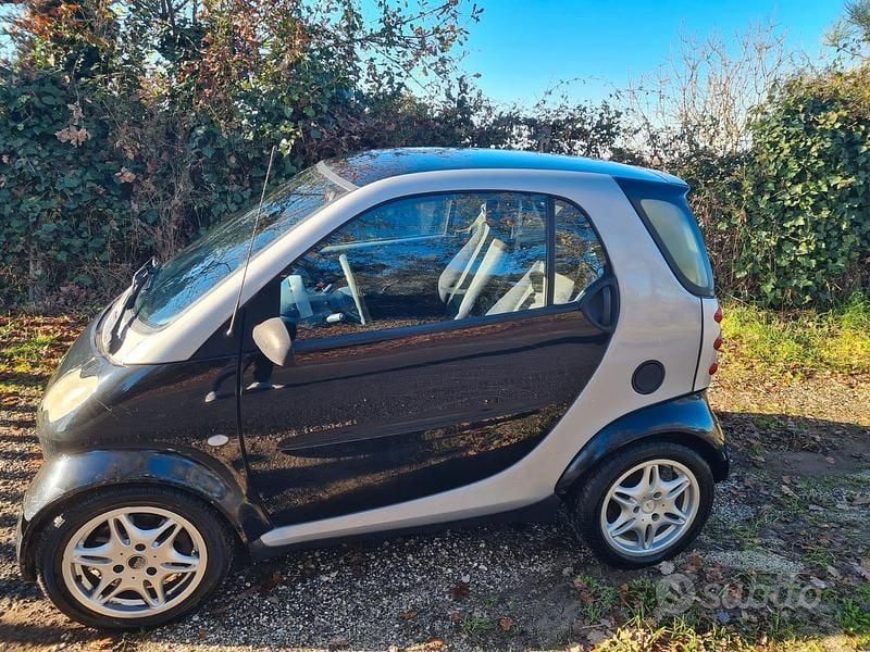 Nero Usata 1999 Smart ForTwo Coupé Coupé | 900 € (Buon prezzo) - Immagine 1/4