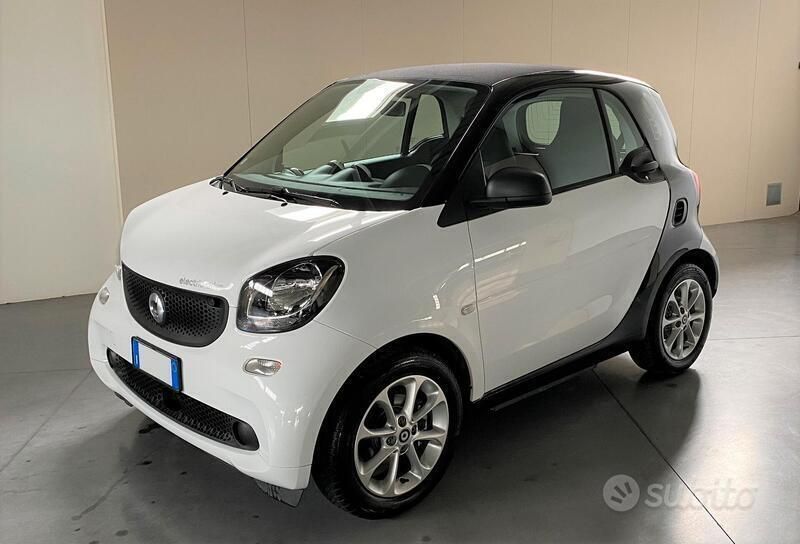 Usata Smart ForTwo Electric Drive 60 kW (82 CV) 2018 Bianco Utilitaria