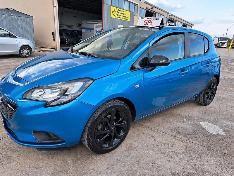 Usata Opel Corsa 90 CV (66 kW) 2017 Blu Berlina