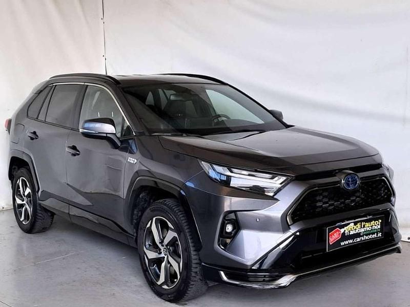 Usata Toyota RAV4 Hybrid 306 CV (225 kW) 2022 Grigio metallizzato SUV