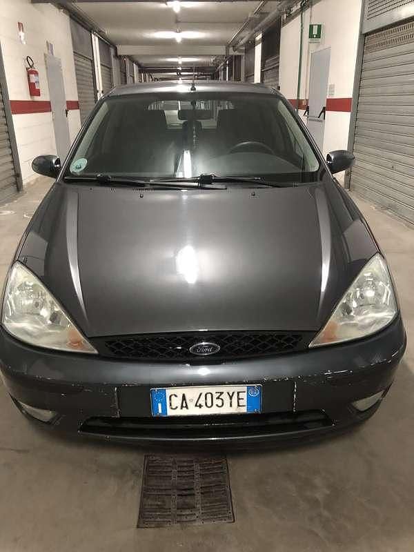 Usata Ford Focus Zetec 116 CV (85 kW) 2002 Grigio Berlina