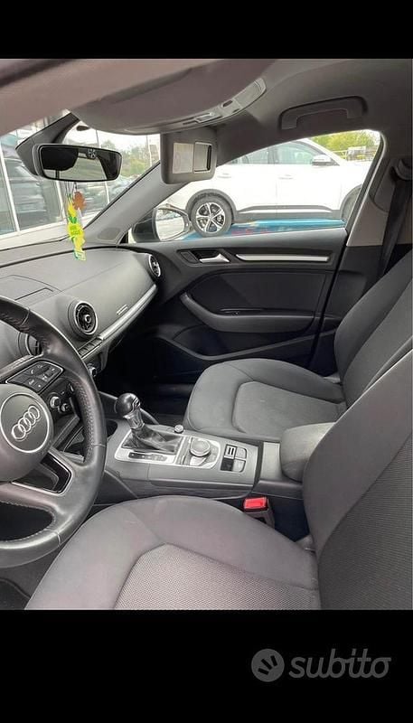 Käytetty Audi A3 Ambiente 150 HP (110 kW) 2018 Valkoinen Sedan