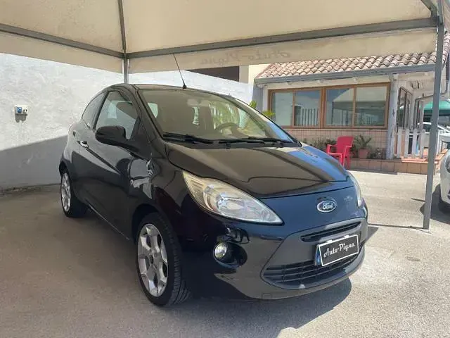 Begagnad Ford Ka Plus Titanium 69 HK (50 kW) 2012 Svart Halvkombi