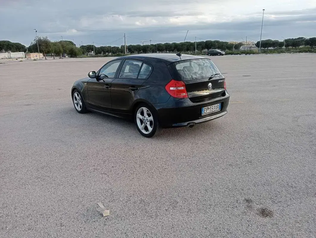 Usata BMW 120 177 CV (130 kW) 2010 Nero Utilitaria