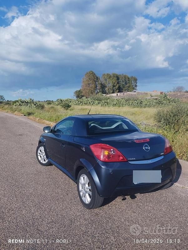 Usata Opel Tigra 69 CV (50 kW) 2006 Cabrio