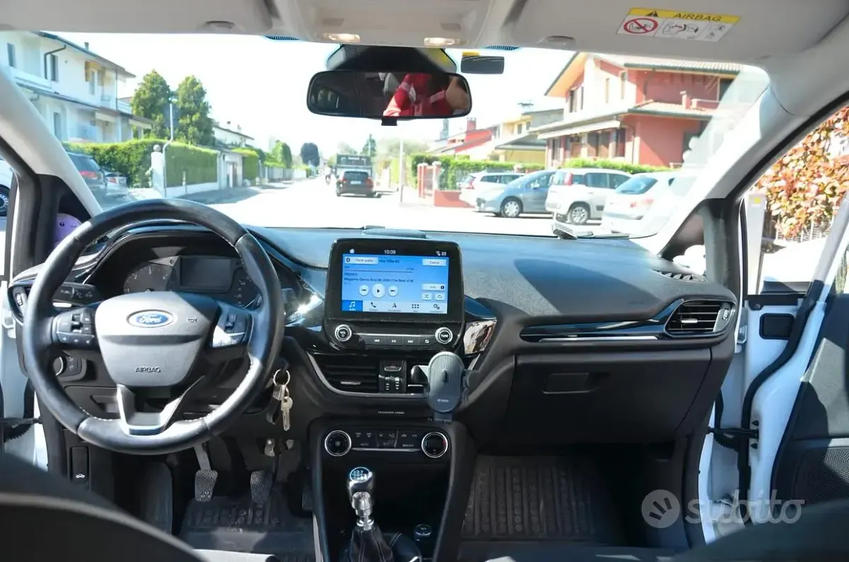 Second-hand Ford Fiesta Active 86 CP (63 kW) 2019 Alb Hatchback