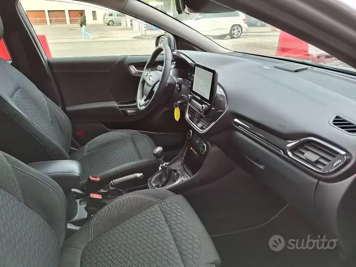 Usata Ford Puma Titanium X 125 CV (91 kW) 2020 Grigio SUV