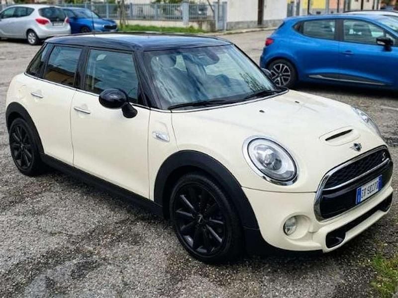 Begagnad Mini Cooper SD 170 HK (125 kW) 2015 Halvkombi