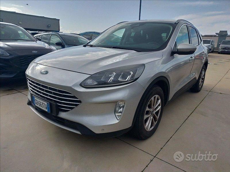 Usata Ford Kuga Titanium 120 CV (88 kW) 2020 Grigio SUV