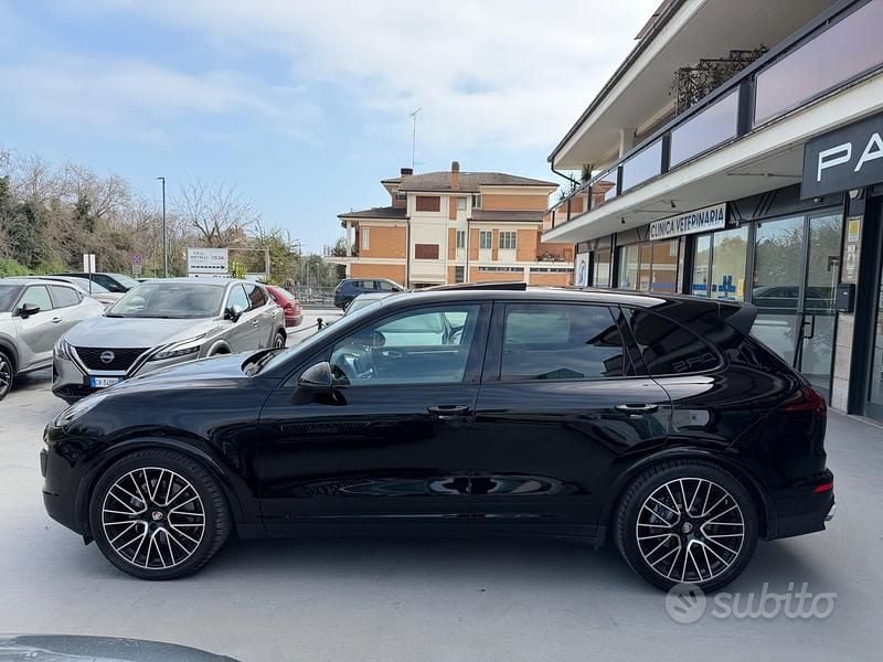 Usata Porsche Cayenne Platinum Edition 250 CV (183 kW) 2016 Nero SUV