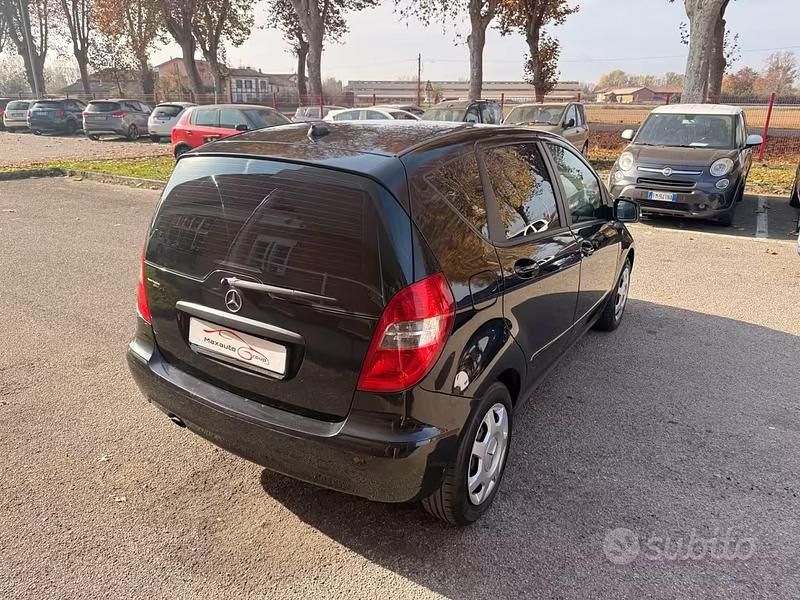 Usado Mercedes A160 Elegance 95 CV (69 kW) 2011 Negro Berlina