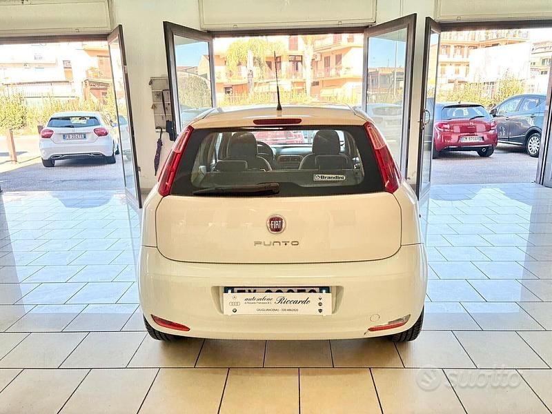 Usata Fiat Grande Punto 75 CV (55 kW) 2014 Bianco Utilitaria