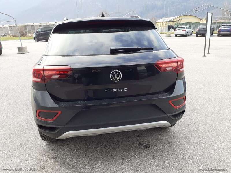 Usata VW T-Roc Life 116 CV (85 kW) 2023 Nero SUV
