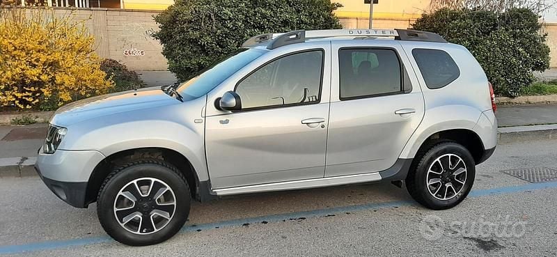 Usata Dacia Duster 110 CV (80 kW) 2016 Grigio SUV