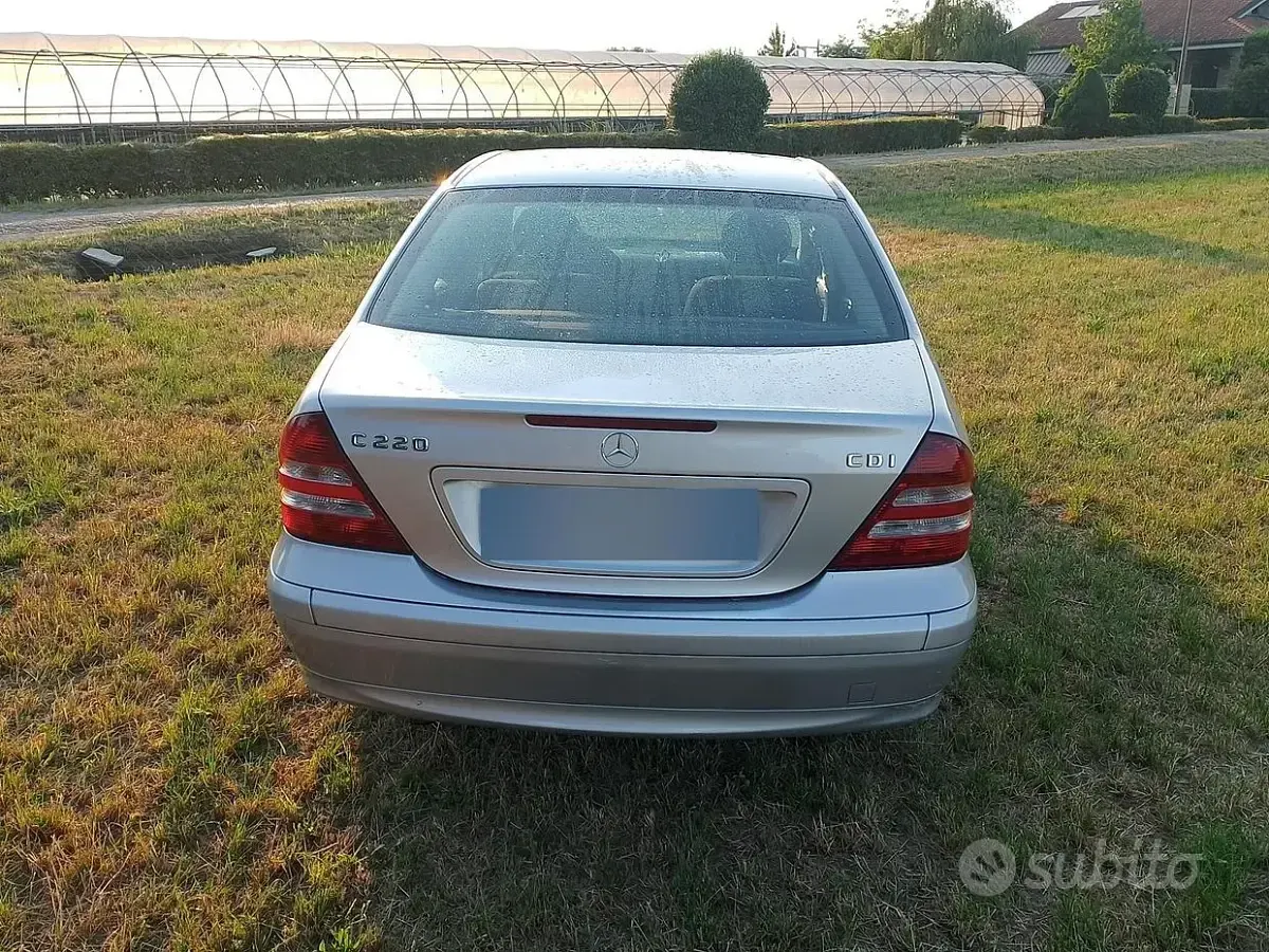 Usata Mercedes C220 Classic 80 CV (58 kW) 2004 Grigio Berlina