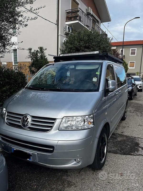 Usata VW T5 Highline 174 CV (127 kW) 2003 Grigio Furgone