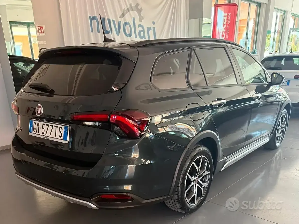 Usata Fiat Tipo Cross 131 CV (96 kW) 2023 Verde Berlina