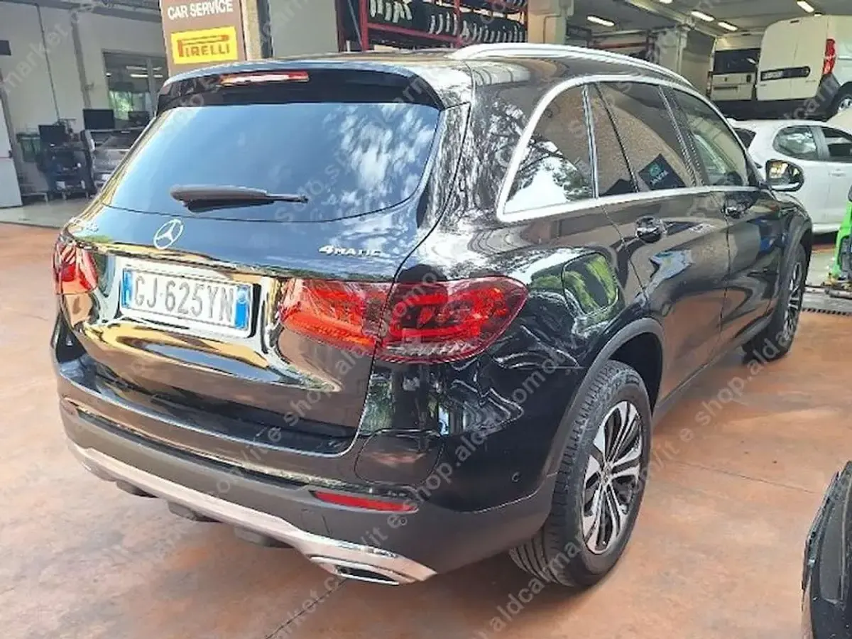 Usata Mercedes GLC300 194 CV (142 kW) 2022 Nero ossidiana met SUV