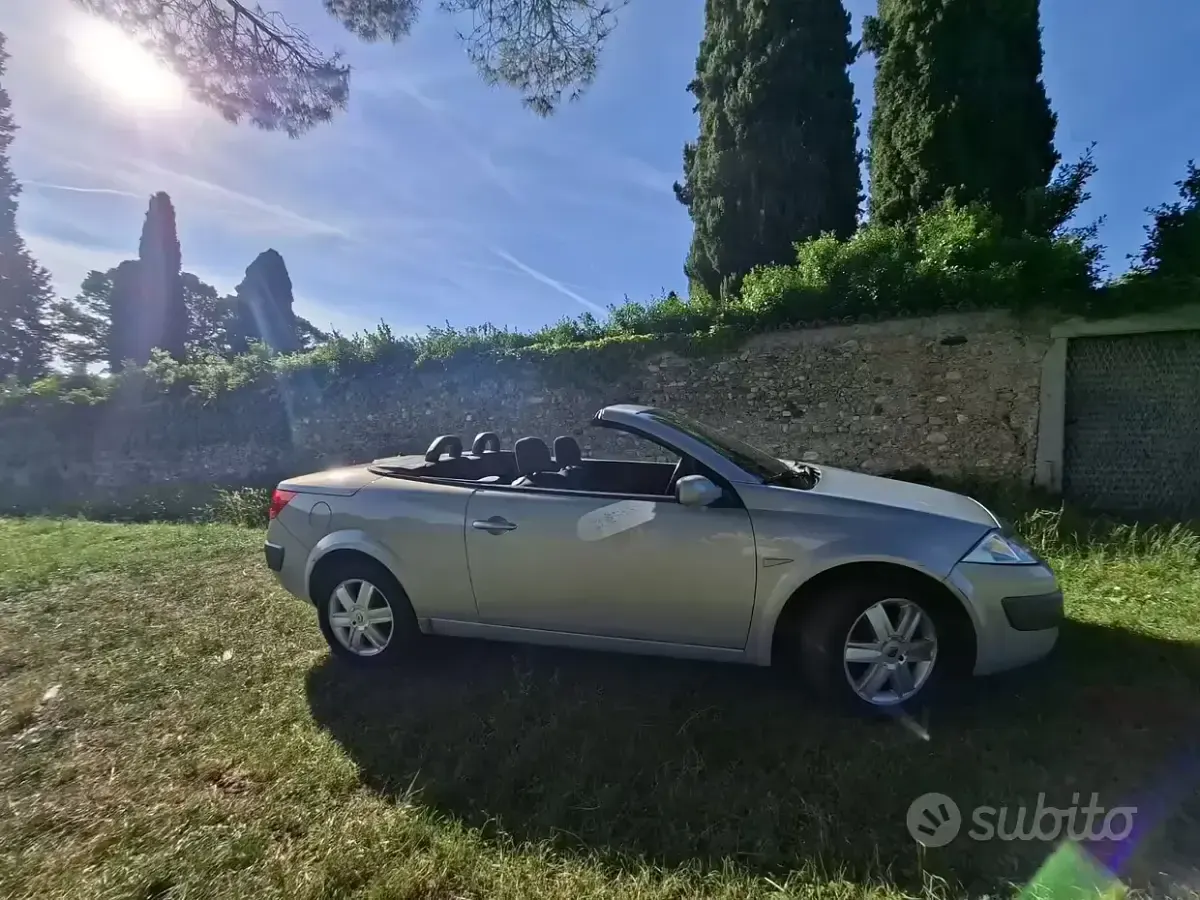 Usata Renault Mégane Cabriolet 120 CV (88 kW) 2004 Grigio Cabrio