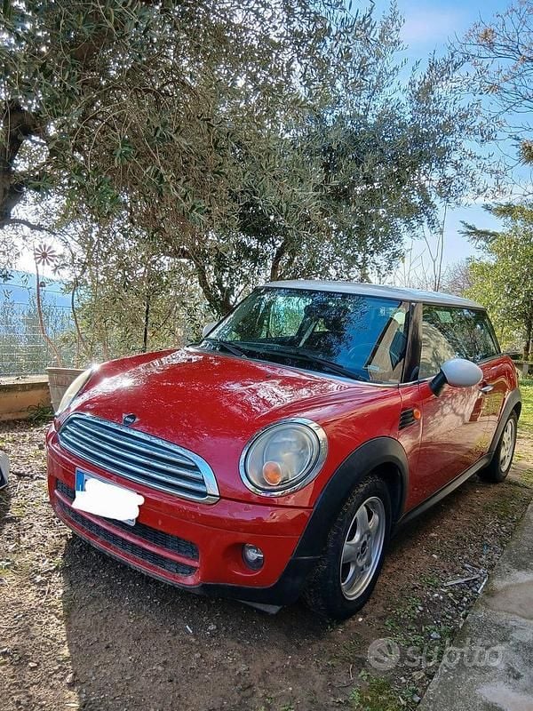 Usata Mini Cooper D 120 CV (88 kW) 2009 Rosso Utilitaria