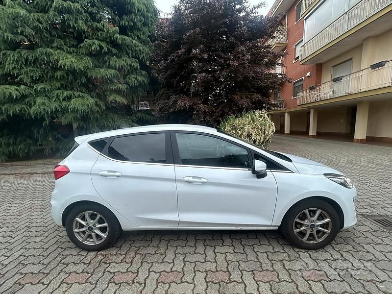 Usata Ford Fiesta Titanium 75 CV (55 kW) 2021 Bianco Utilitaria