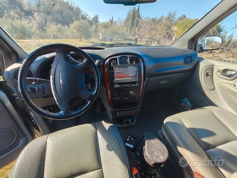 Usata Chrysler Grand Voyager 2005 Grigio Monovolume