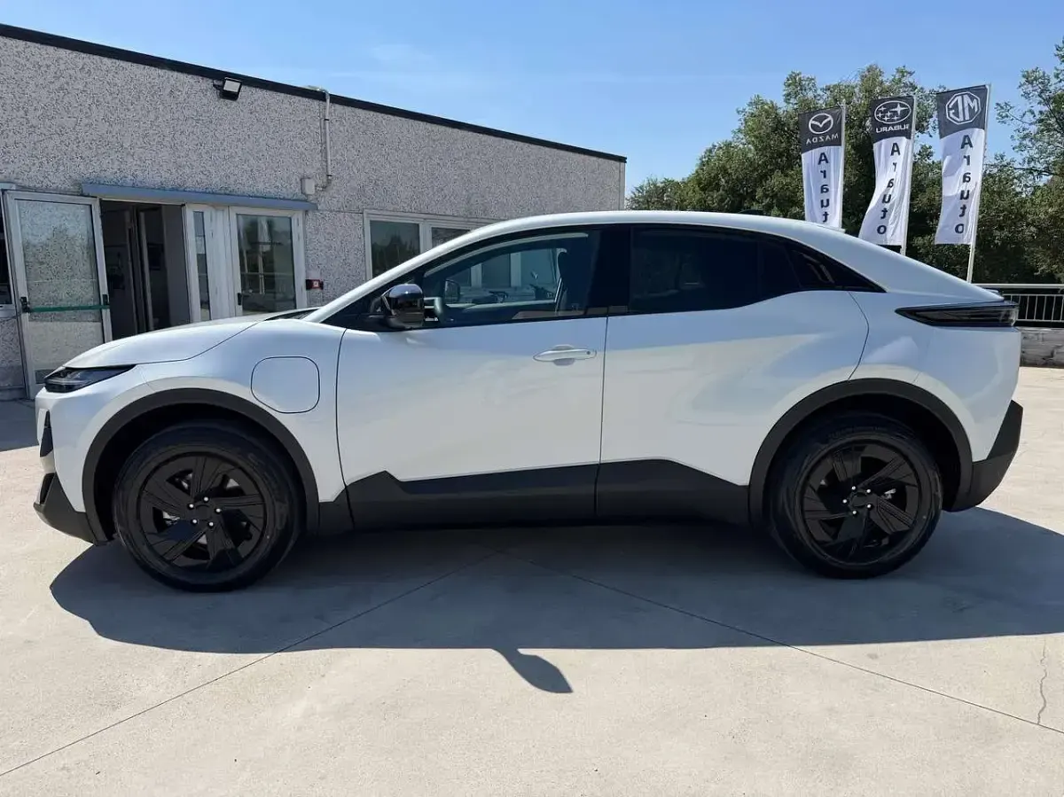 Nuova Subaru Uncharted 122 kW (167 CV) 2026 Bianco SUV