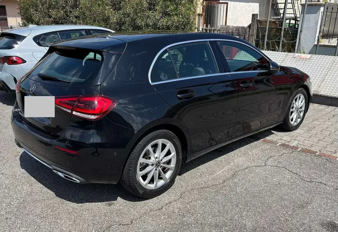 Usata Mercedes 180 116 CV (85 kW) 2019 Nero Berlina