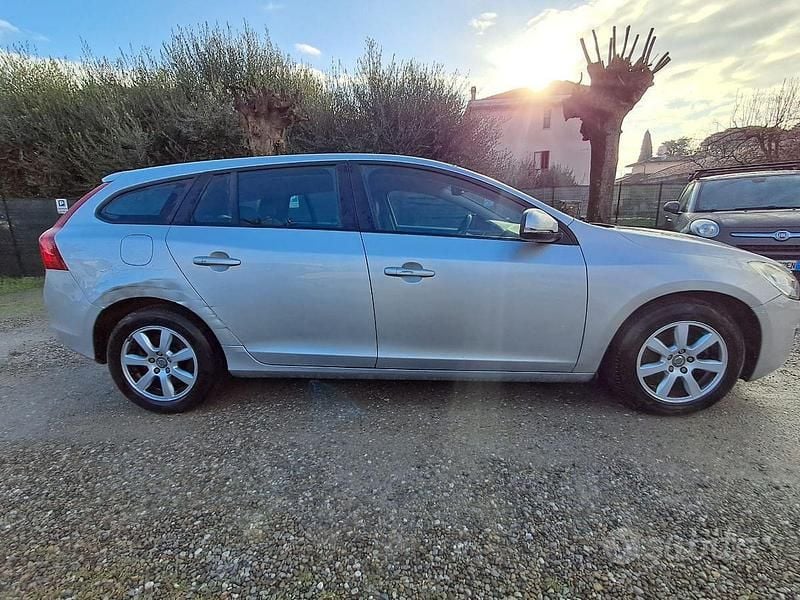 Usata Volvo V60 Summum 116 CV (85 kW) 2013 Argento Station wagon