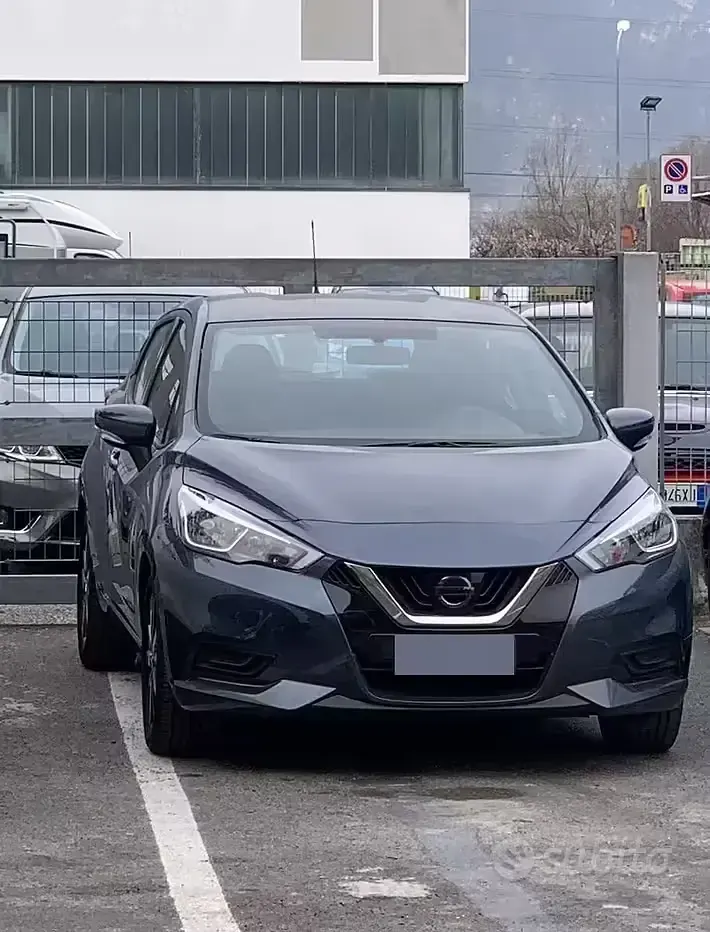 Używany Nissan Micra 90 KM (66 kW) 2018 Niebieski Hatchback