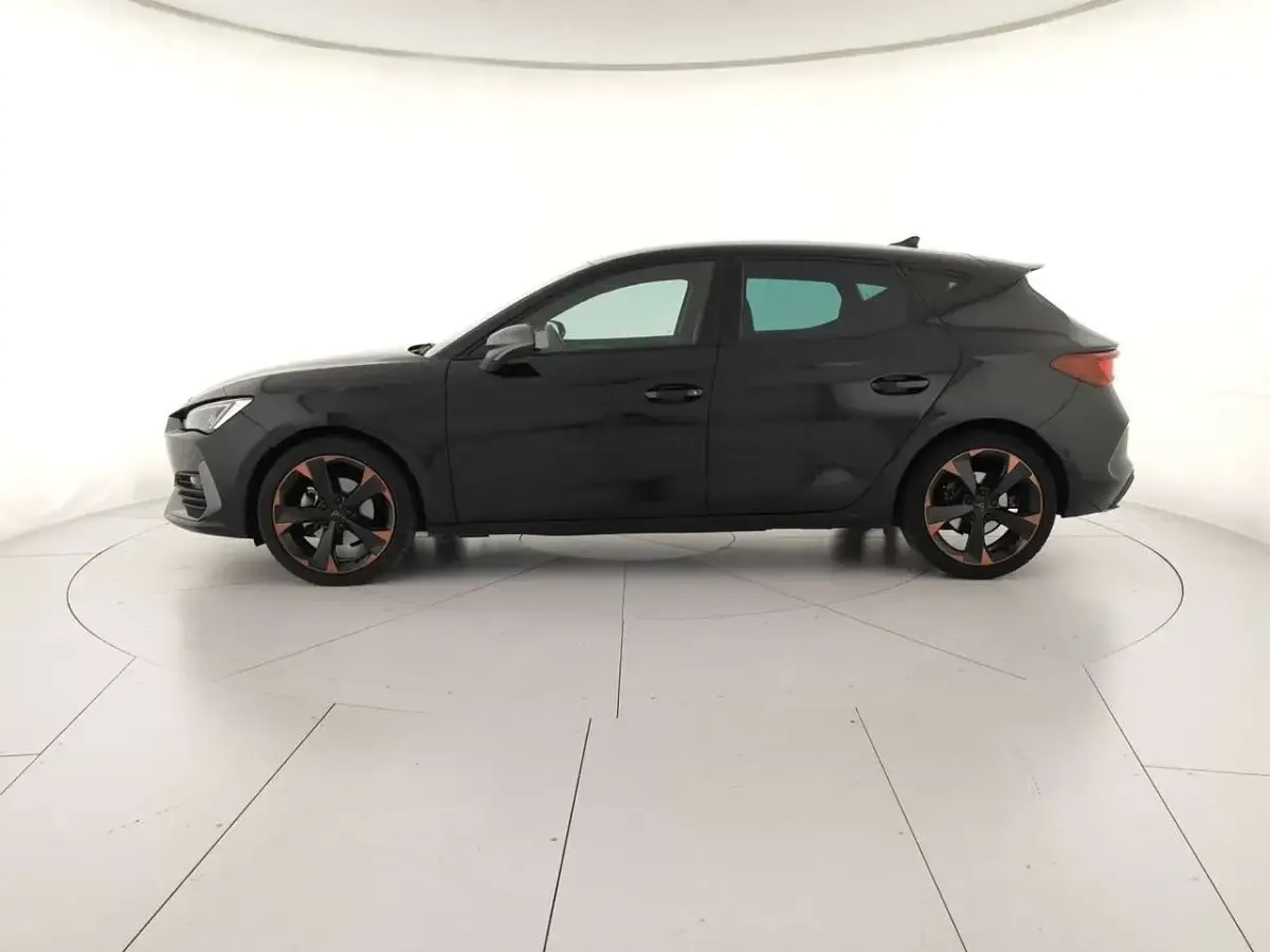 Usata Cupra Leon 150 CV (110 kW) 2022 Nero midnight Berlina