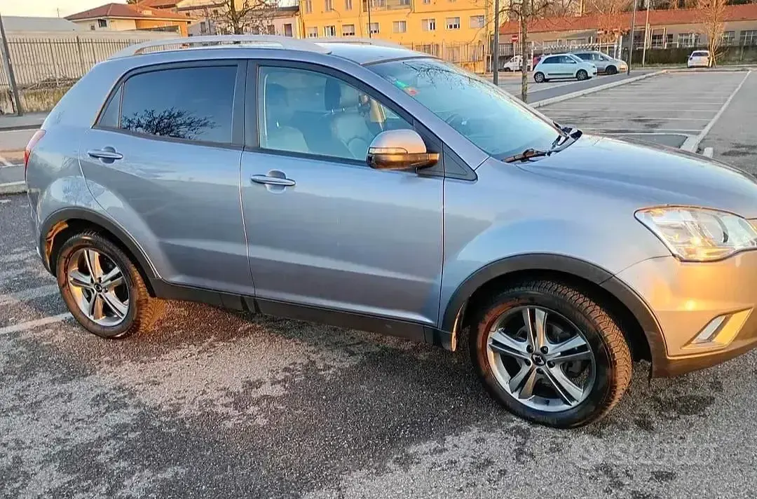 Usata SsangYong Korando 175 CV (128 kW) 2014 Grigio SUV