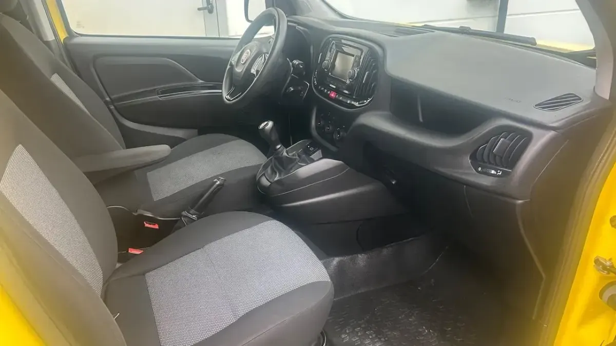Usata Fiat Doblò S 95 CV (69 kW) 2020 Giallo Monovolume