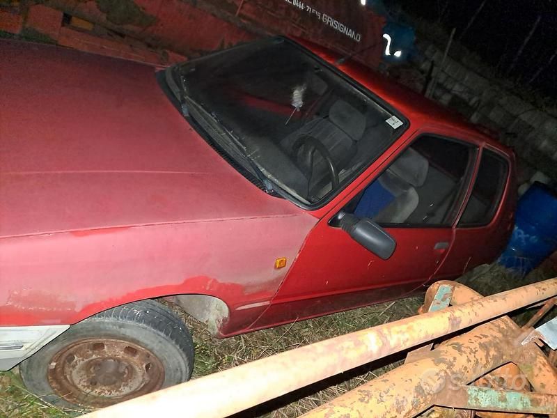 Usata Peugeot 205 1989 Rosso Utilitaria