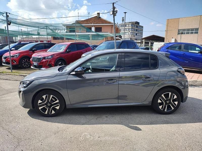Usata Peugeot 208 Allure 101 CV (74 kW) 2026 Grigio artense Utilitaria