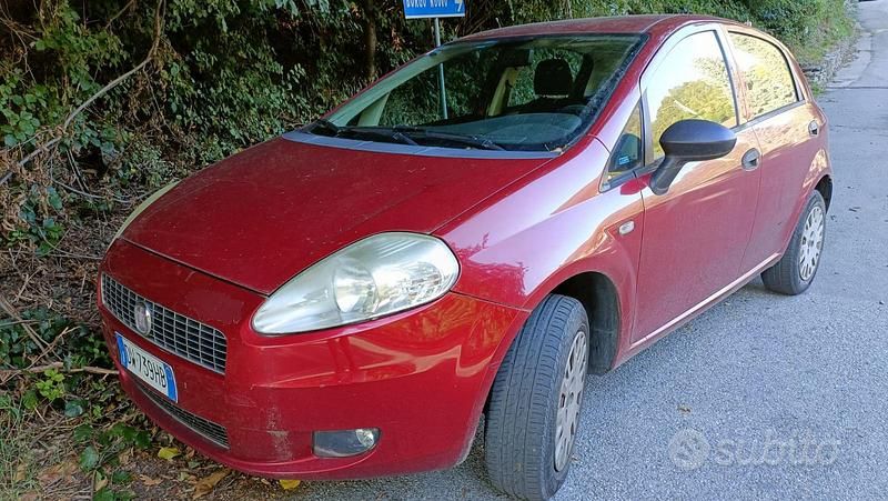 Usata Fiat Grande Punto 2009 Rosso Utilitaria