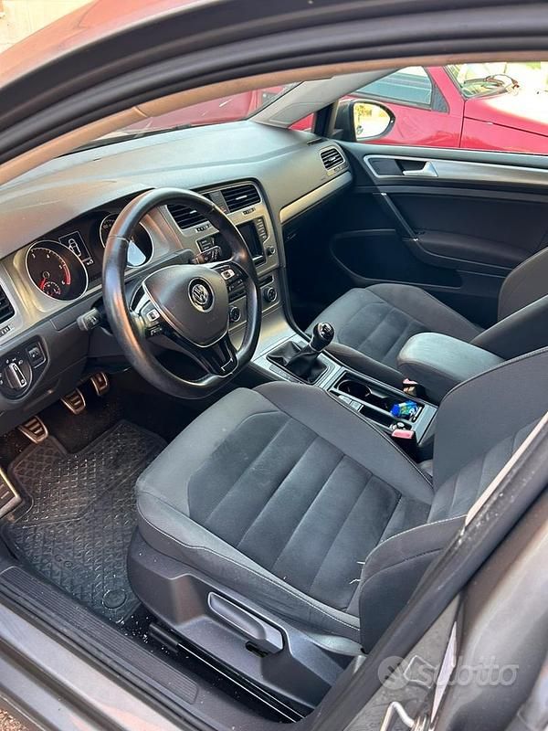 Usata VW Golf VII 116 CV (85 kW) 2019 Utilitaria