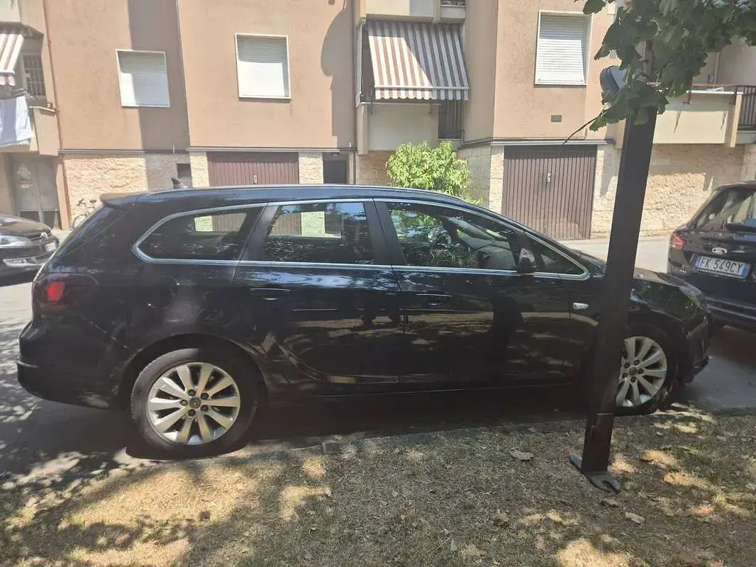 Usata Opel Astra Sport 136 CV (100 kW) 2017 Nero Monovolume