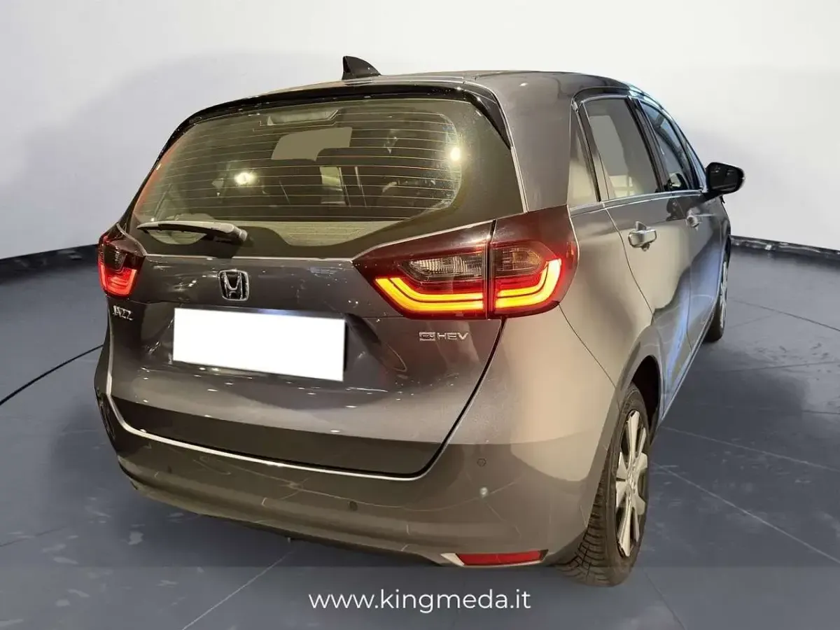 Usata Honda Jazz Hybrid 98 CV (72 kW) 2021 Grigio Utilitaria