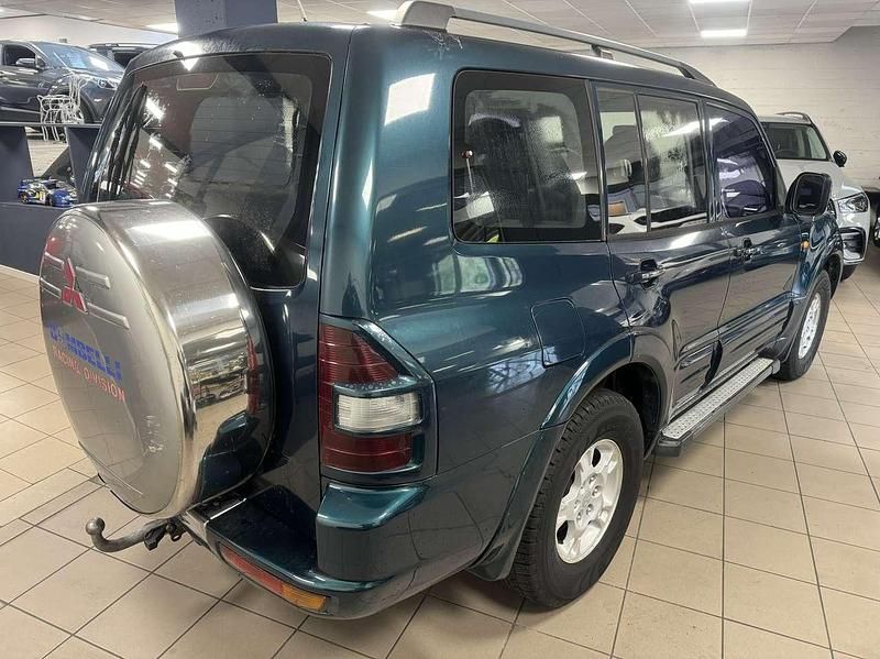 Usata Mitsubishi Pajero 160 CV (117 kW) 2001 Verde SUV